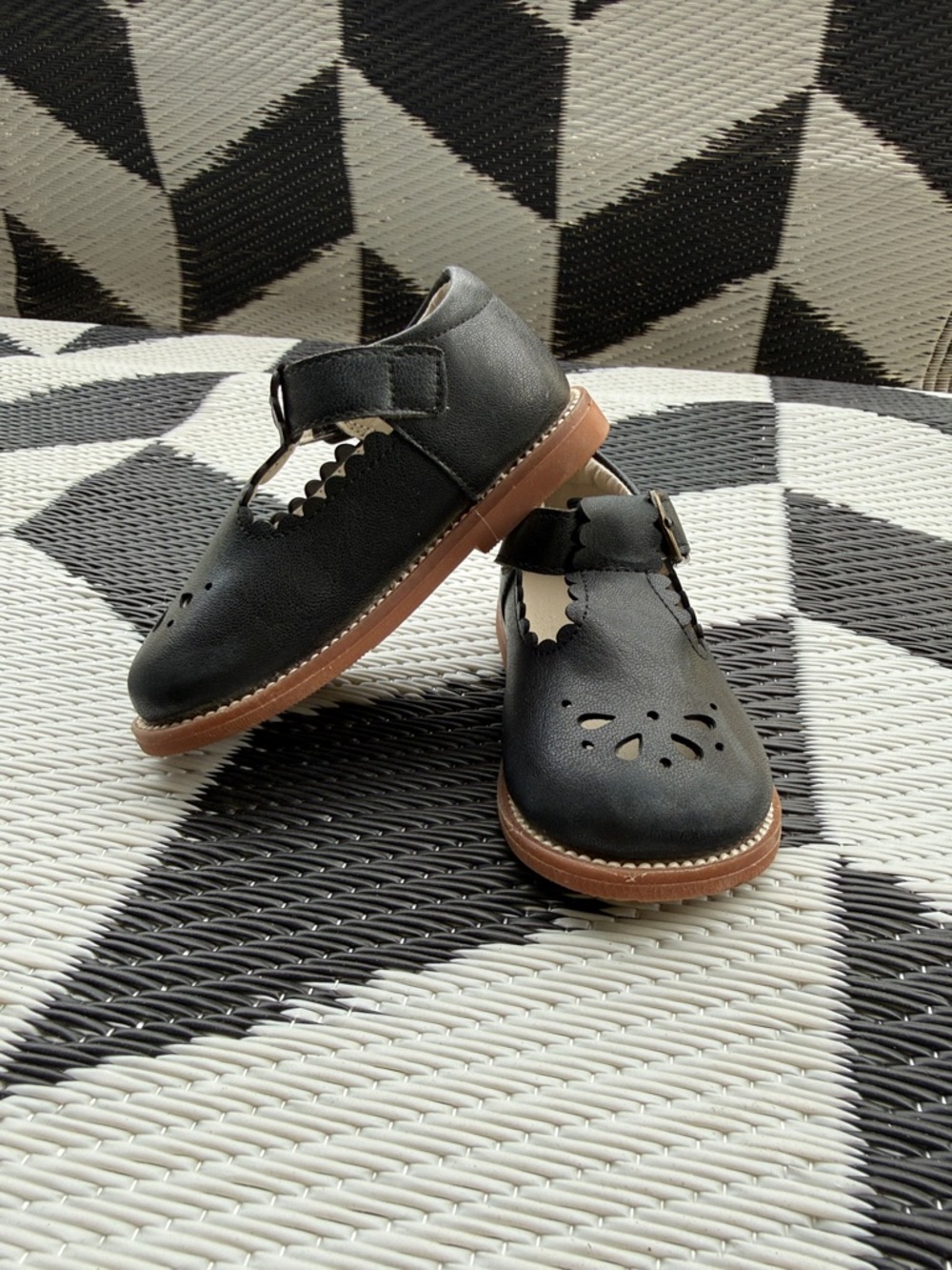 Black Girls Mary Jane Dress Shoes with Scalloped Cutouts